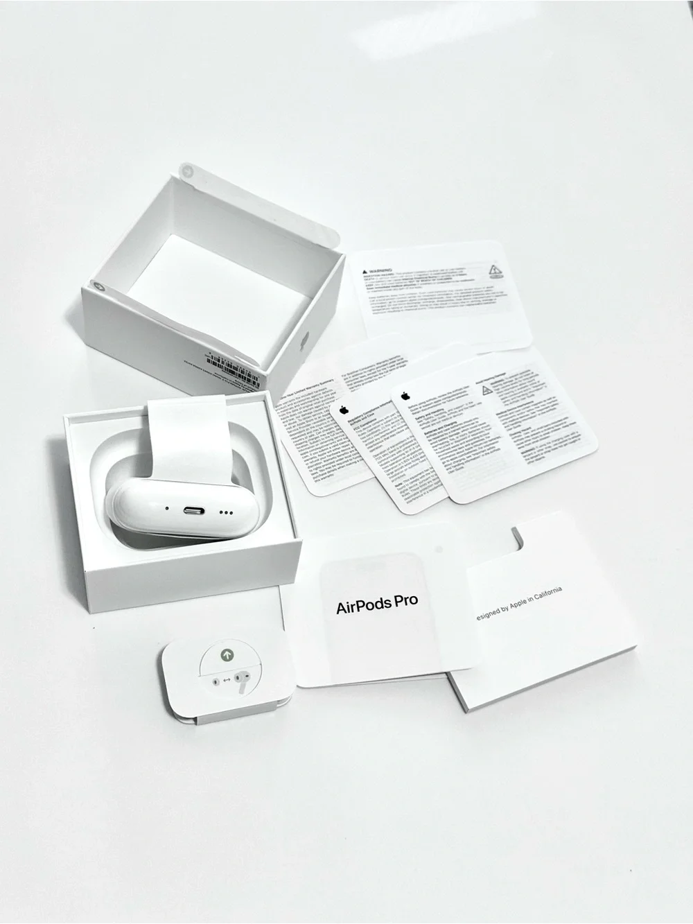 Apple AirPods Pro 3 (White) with Wireless Charging Case